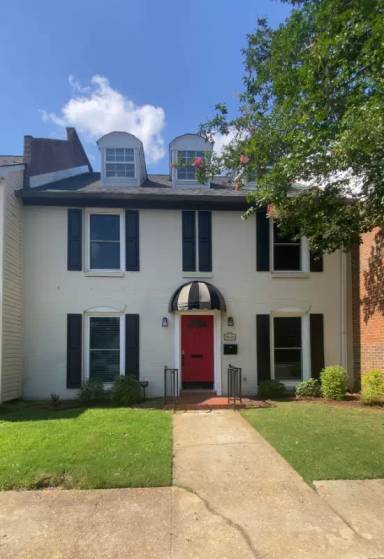 Main picture of 2048 W Main St