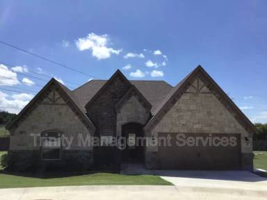 Main picture of 106 Anderson Ct