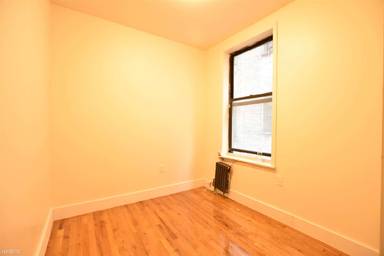 Main picture of 561 W 143rd St