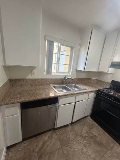 Main picture of 17450 Burbank Blvd