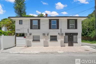 Main picture of 919 1/2 16th Ave N