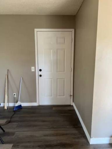 Main picture of 149 W 6th St
