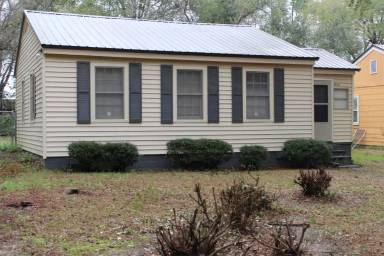 Main picture of 915 Whitney Ave