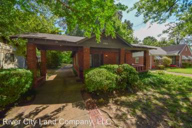 Main picture of 590 Loeb St