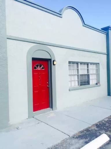 Main picture of 5634 Charles St