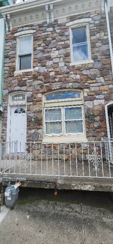 Main picture of 1030 Elm St
