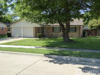 Main picture of 5813 Rosalyn Dr