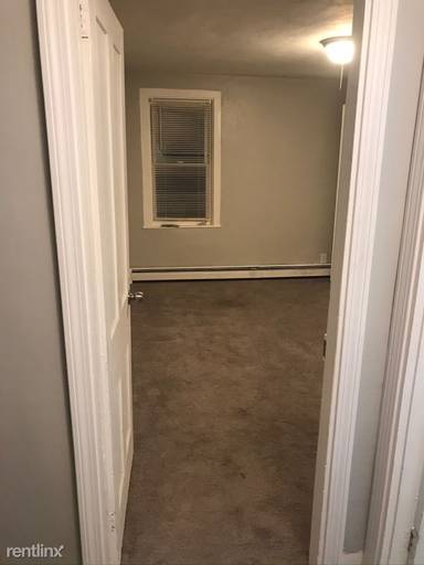 Main picture of 71 Oak St