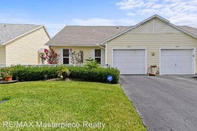 Main picture of 2616 SE Tropical East Cir