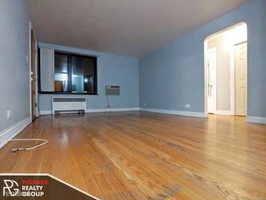 Main picture of 7320 N Ridge Blvd