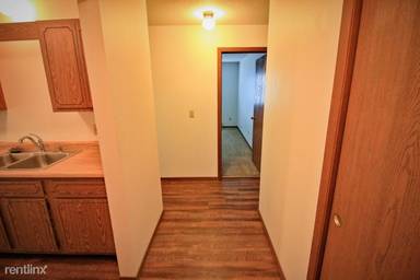 Main picture of 2300 S Sycamore Ave