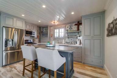 Main picture of 961 G Ave