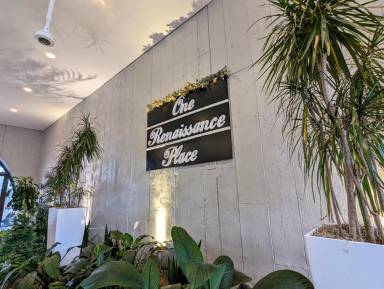 Main picture of One Renaissance Place