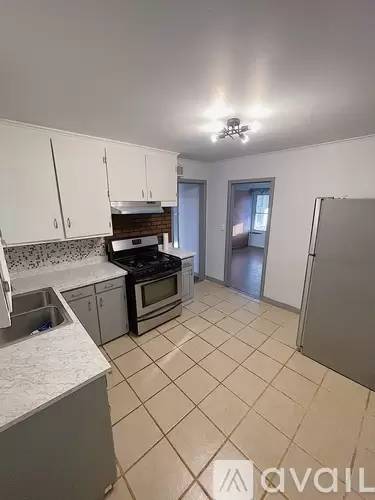 Main picture of 307 S Yale Ave