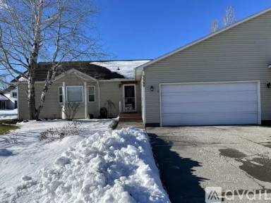 Main picture of 3360 Creekside Dr
