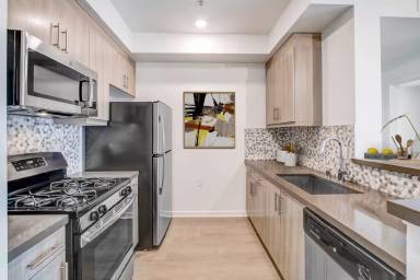 Main picture of 1558 Gordon St