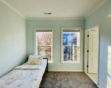 Main picture of 5705 45th Ave