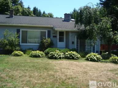 Main picture of 230 Brainard Rd