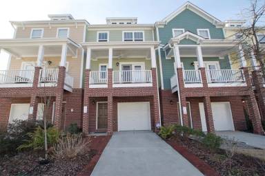 Main picture of 631 Samuel Cary Dr