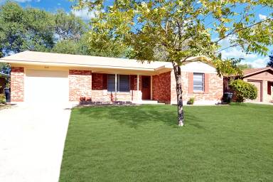 Main picture of 3102 Lawnwood Dr