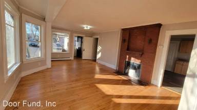 Main picture of 54 E Main St