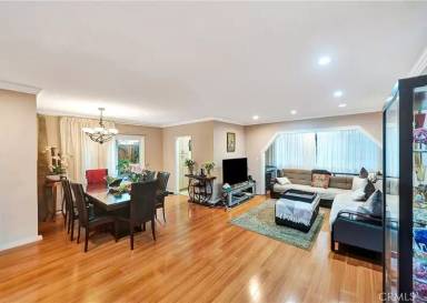 Main picture of 1734 N Fuller Ave