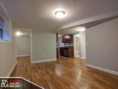 Main picture of 4409 N Wolcott Ave