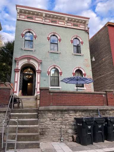 Main picture of 104 W Clifton Ave
