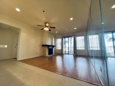 Main picture of 2559 Plaza del Amo