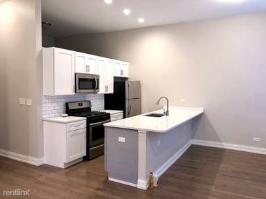 Main picture of 2620 W Cermak Rd