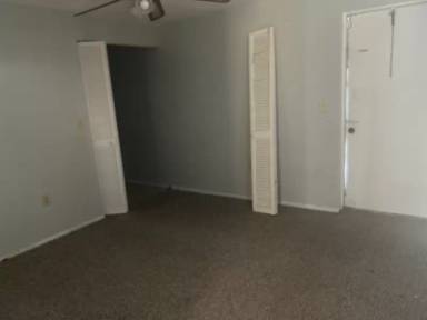 Main picture of 33 Road Ave