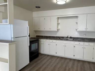 Main picture of 2106 Lake Point Dr