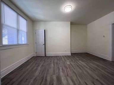 Main picture of 2918 Devlin St