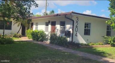Main picture of 3204 SE 6th St