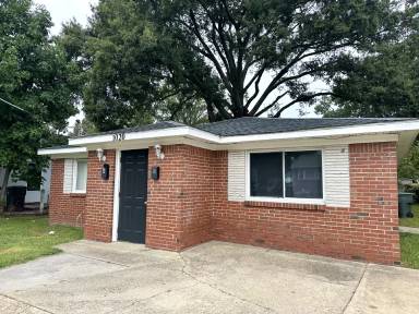Main picture of 1020 E Chester St