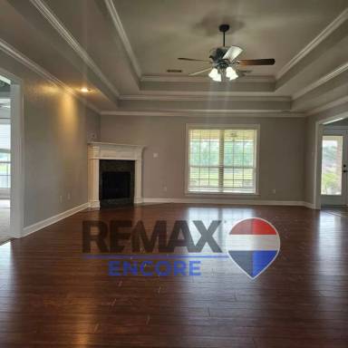 Main picture of 90 Lakeland Dr