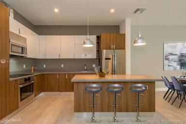 Main picture of 3148 New York St