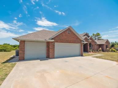Main picture of 116 E Cedar Dr