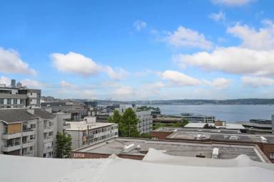 Main picture of 409 W Mercer St