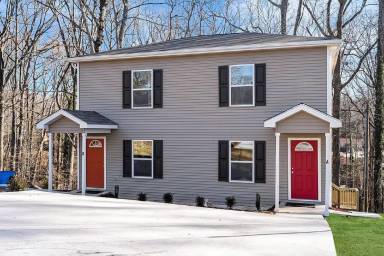 Main picture of 100 Parkstone Dr