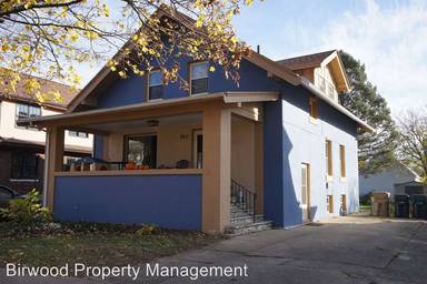 Main picture of 927 Lake Ct