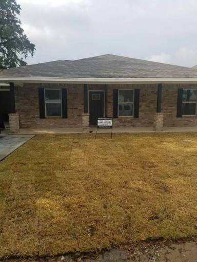 Main picture of 124 S 14th St