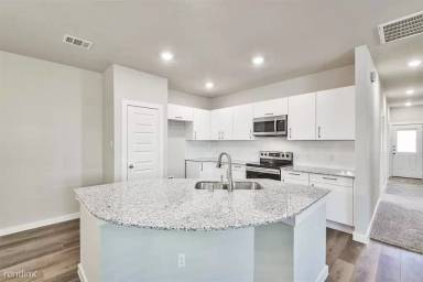 Main picture of 25552 Starling Ln