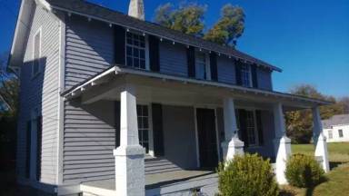 Main picture of 124 Saluda St