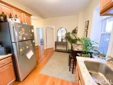 Main picture of 152 Salem St