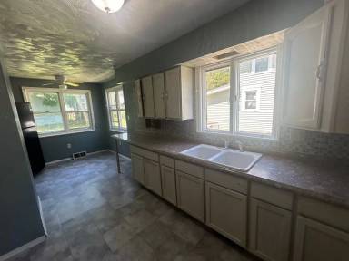 Main picture of 86 Middlebury Ave