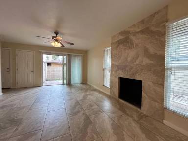 Main picture of 1634 W Village Way