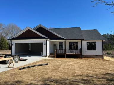 Main picture of 392 Amanda Way