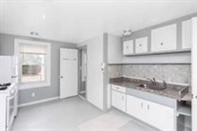 Main picture of 93 Meadow St