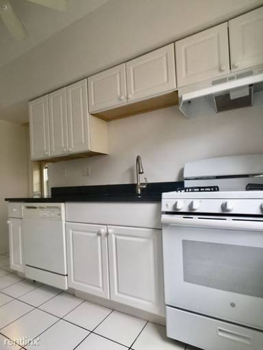 Main picture of 908 Reba Pl